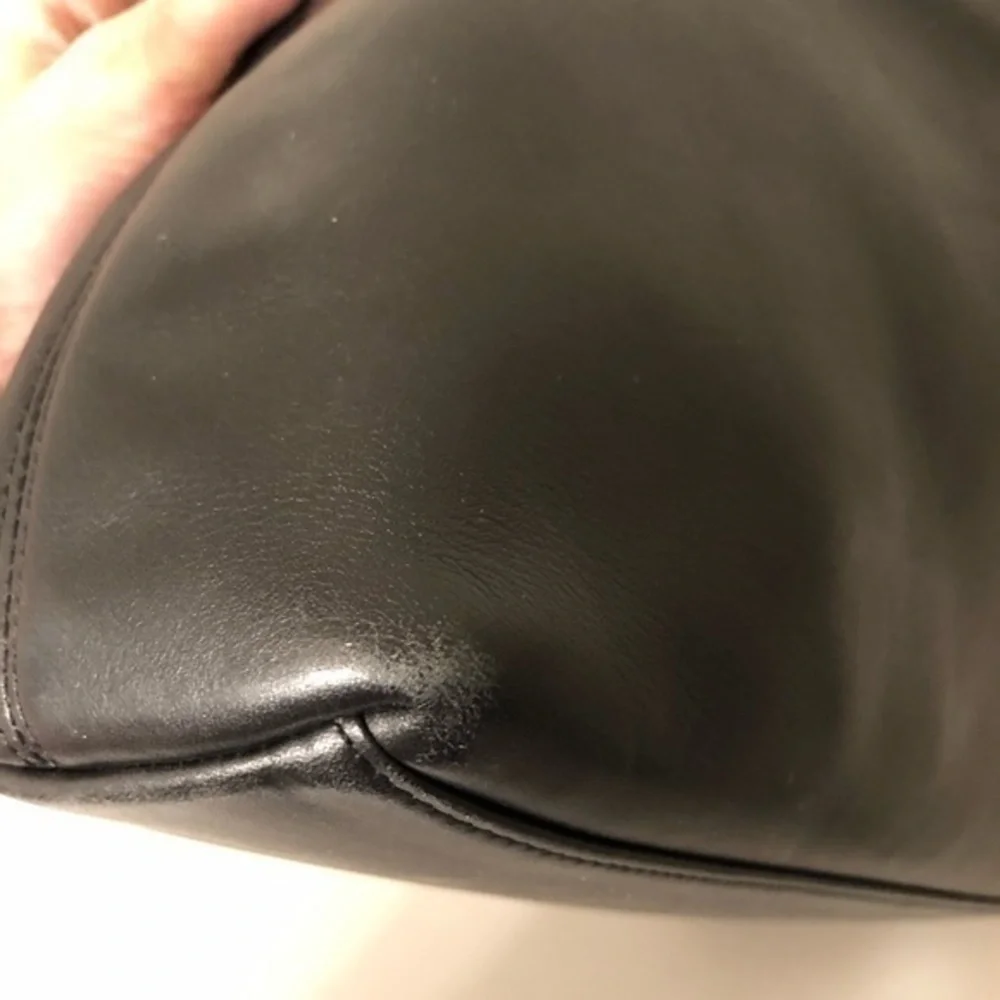 COACH Vintage black leather bag nickel hardware